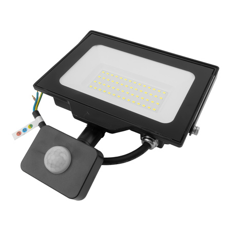 LED Außenstrahler mit Bewegungsmelder 50W GTV Flutlicht schwarz IP65 Außenwandstrahler 5000lm GT-GCR50W-64