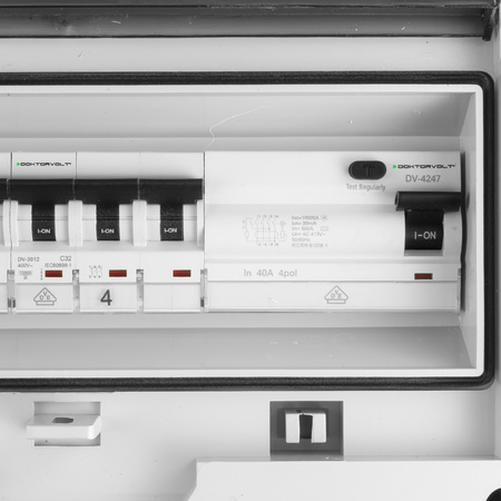 Baustromverteiler CEE 32A 16A TGD-S/FI 4x230V Stromverteiler Wandverteiler Doktorvolt DV-5541-D