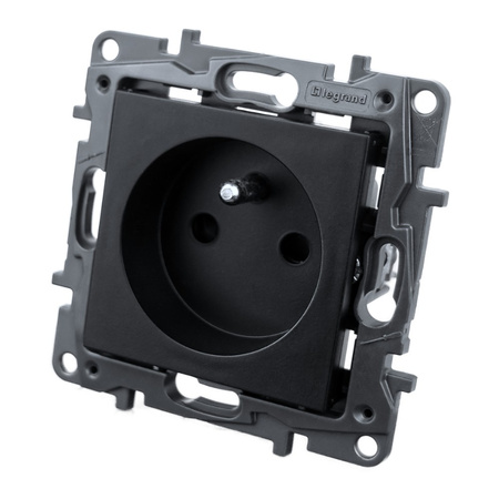 Steckdose mit Kindersicherung 2P + E franz. System schwarz Niloe Step 863533