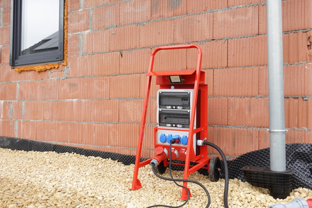 Baustromverteiler mit Ständer Stromverteiler eXT S/FI SET 32A 2x16A 4x230V franz/belg System DV-6184-F