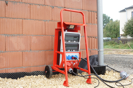 Baustromverteiler mit Ständer Stromverteiler eXT S/FI SET 32A 2x16A 4x230V franz/belg System DV-6184-F