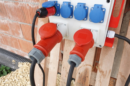 Baustromverteiler auf Ständer Siemens Schutzschalter pTD-S/FI SET tragbar mit Steckdosen 16A 32A CEE MENNEKES 4x230V Stromverteiler für Baustellen Stromkasten mit Schutz Doktorvolt DV-6160-D