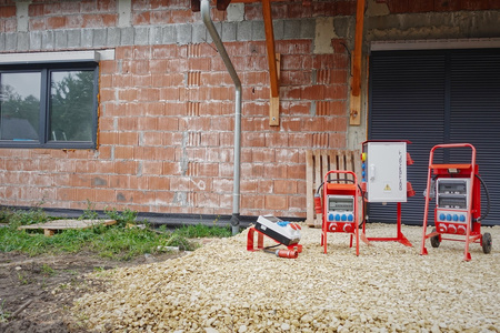 Baustromverteiler mit Ständer Stromverteiler franz/belg TD-S/FI SET 32A 16A 4x230V Steckdosen Doktorvolt DV-6191-F