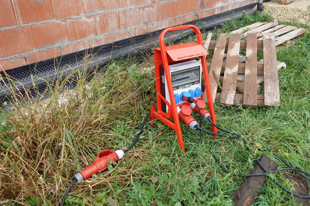 Baustromverteiler mit Ständer Stromverteiler franz/belg TD-S/FI SET 32A 16A 4x230V mit BALS Steckdosen Doktorvolt DV-6238-F