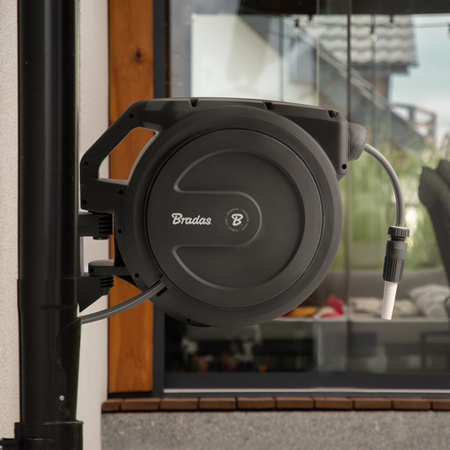 Schlauchtrommel 30m 1/2'' Schlauchbox Schlauchaufroller schwenkbar Wasserschlauchtrommel automatischer Aufroller Gartenschlauch schwarz Bradas WL-W7B30