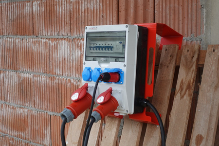 Baustromverteiler mit Ständer Stromverteiler franz/belg TD-S/FI SET 32A 16A 4x230V Steckdosen Doktorvolt DV-6191-F