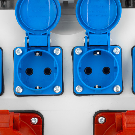 Baustromverteiler mit Stecker 16A 32A 4x230V auf Ständer Mobilverteiler Stromverteiler TGD-S/FI 32A 16A 4x230V Stromverteiler Wandverteiler mit VDE Sicherungen Doktorvolt DV-6050-D