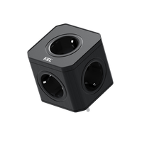 Kompakte Steckdosenadapter mit 5x 230V Schuko Steckdosen Schwarz W-00357