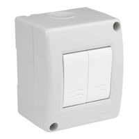 Doppel Lichtschalter im Gehäuse IP40 M-L 1470.00.00